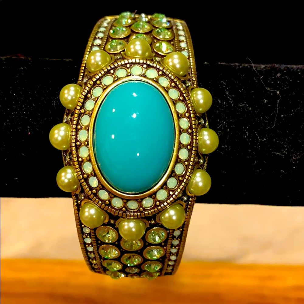Turquoise Like Bracelet green Pearls Peridot Opal Stones